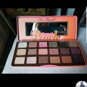 Too faced Sweet peach palette